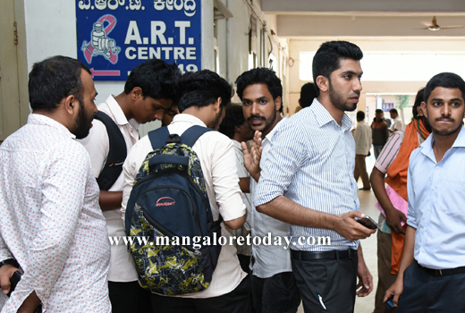Protesting CFI students lathi-charged 1
